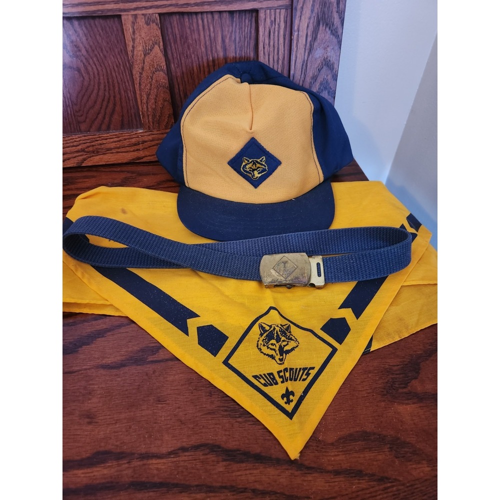 VINTAGE BOY SCOUT - Wolf Cub Uniform Hat, Hankerchief And Belt Made In‎ USA